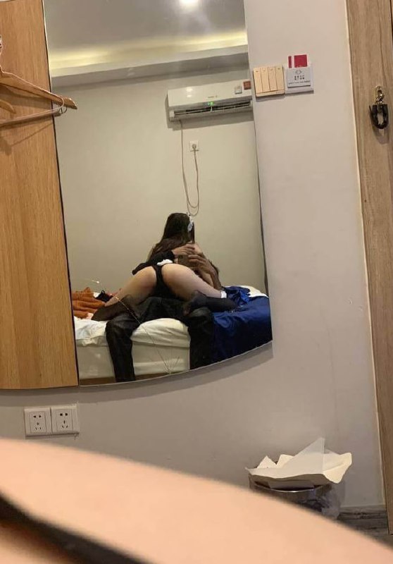 #张潇予 短剧女神张潇予彻底翻车 48页PPT实锤床上交易 同时勾搭多位当红短剧男演员 妥妥的时间管理大师！#张潇予 短剧女神张潇予彻底翻车 48页PPT实锤床上交易 同时勾搭多位当红短剧男演员 妥妥的时间管理大师！