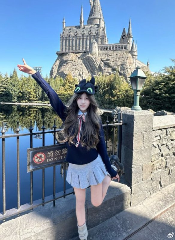 #赵思珊 潍坊艺校 赵思珊 野战黑料流出 摩天轮百米高空啪啪 车震口交高铁厕所吞精 舔脚抹奶油解锁超骚玩法！合集 