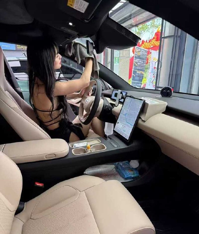 #车容悦色 #比基尼洗车 浙江省台州市 车容悦色官方授权店 美女们身穿比基尼洗车 简直就是男人的浪漫新体验#车容悦色 #比基尼洗车 浙江省台州市 车容悦色官方授权店 美女们身穿比基尼洗车 简直就是男人的浪漫新体验