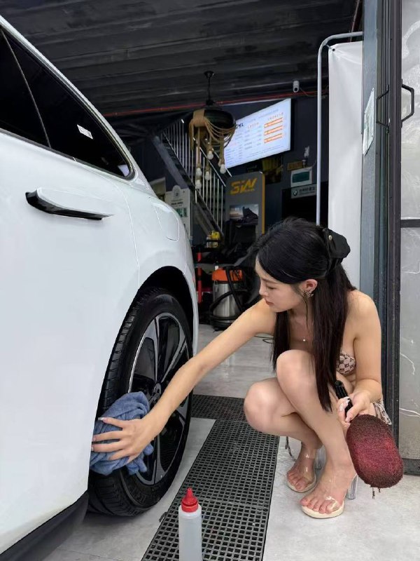 #车容悦色 #比基尼洗车 浙江省台州市 车容悦色官方授权店 美女们身穿比基尼洗车 简直就是男人的浪漫新体验#车容悦色 #比基尼洗车 浙江省台州市 车容悦色官方授权店 美女们身穿比基尼洗车 简直就是男人的浪漫新体验