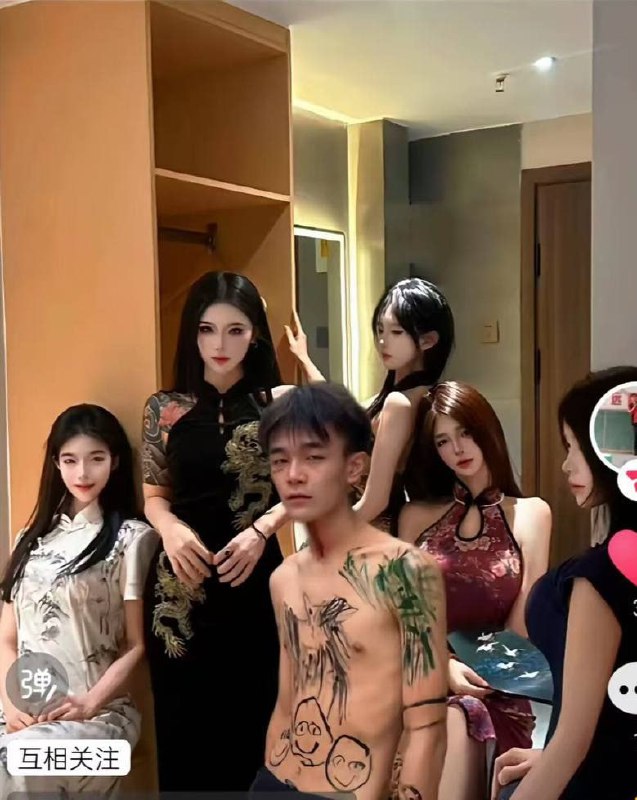 #周二磊 抖音精神小伙 周二磊 热门大瓜来了#周二磊 抖音精神小伙 周二磊 热门大瓜来了