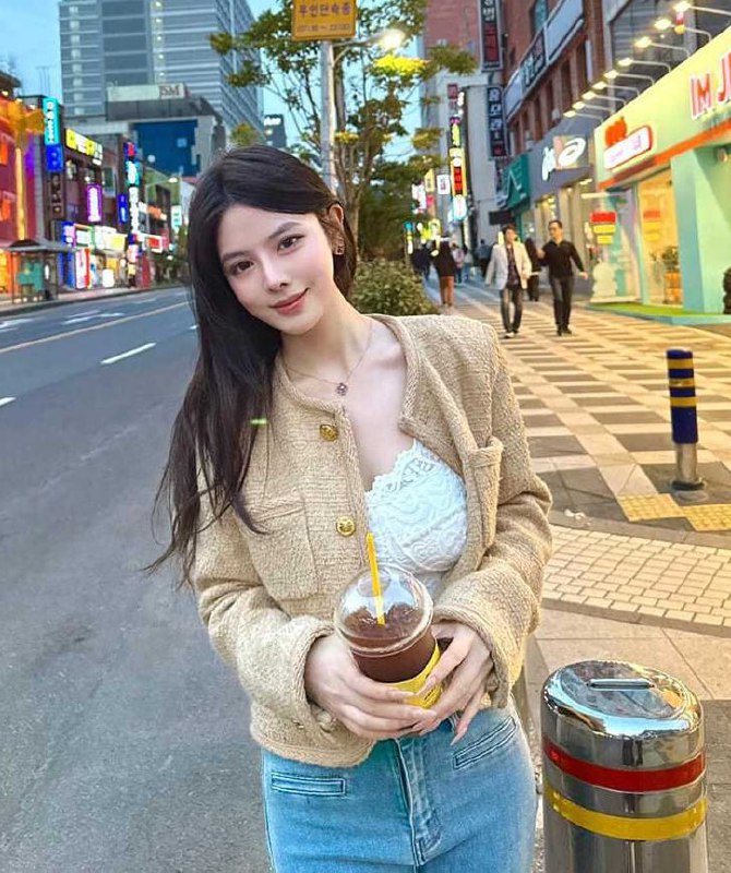 #济州岛 济州岛KOL事件 神秘美女空降小岛露营 被币圈屌丝户外强行插嘴！#济州岛 济州岛KOL事件 神秘美女空降小岛露营 被币圈屌丝户外强行插嘴！