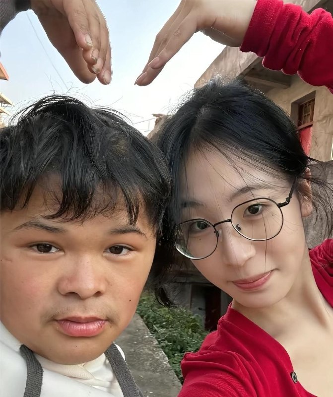 #范小勤 #小马云 小马云范小勤开智了，到处加妹子网恋聊天记录曝光，还有小马云范小勤漏牛子视频