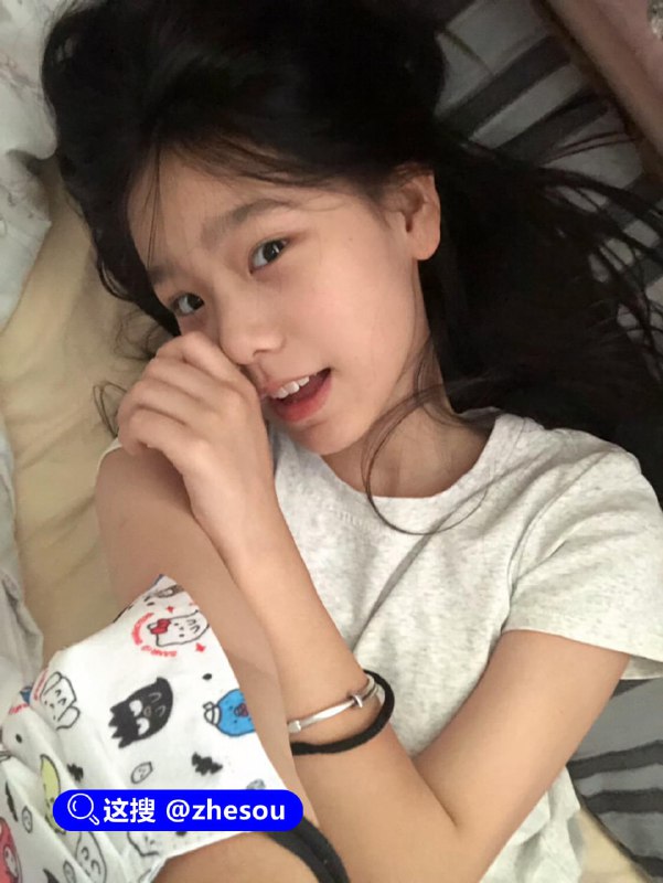 #小新 抖音小新 百万粉甜系少女网红塌房！遭金主曝光酒店线下不雅视频 完美露脸实锤 瘦小娇躯狂晃的样子反差感爆表！合集 