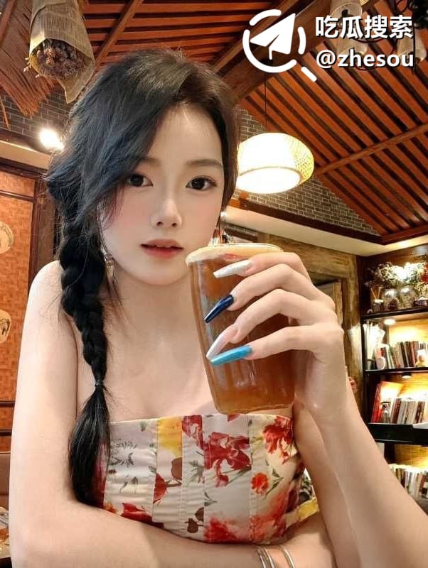 #李婷 哈尔滨清纯大学生 李婷 放学后穿着白蕾丝吊带 迫不急待的跑到酒店给男友深喉☁️ 口令