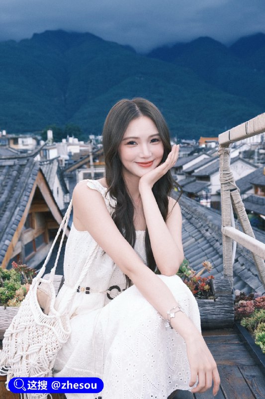 #贾乃亮 #李小璐 贾乃亮带货女助播 coco 因神似李小璐 被扒出早期下海做外围 还曾侍奉过午夜探花 网友直呼亮哥还是忘不了！#贾乃亮 #李小璐 贾乃亮带货女助播 coco 因神似李小璐 被扒出早期下海做外围 还曾侍奉过午夜探花 网友直呼亮哥还是忘不了！