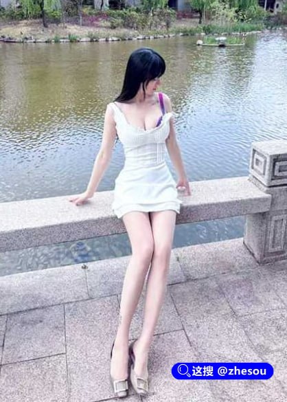 #周思思 湖南中医药大学 周思思 分手渣男后为情所伤 露脸直播清纯白嫩美女化身性感尤物 骚首弄姿令人欲潮汹涌