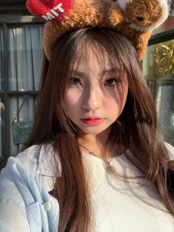 #赵子涵 西安文理学院反差学生 赵子涵 昔日校园女神被调教超反差，带着眼罩项圈被男友牵着链子后入各种浪叫视频合集