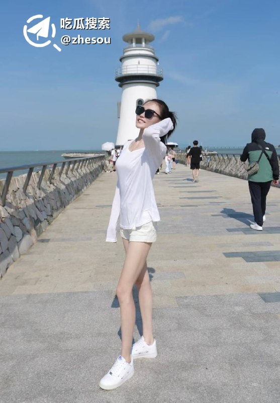 #王雅倩 天津舞蹈老师 王雅倩 被曝坐台小姐上岸当老师 白天跳舞晚上挨操 贱逼见到鸡巴就发浪☁️ 口令