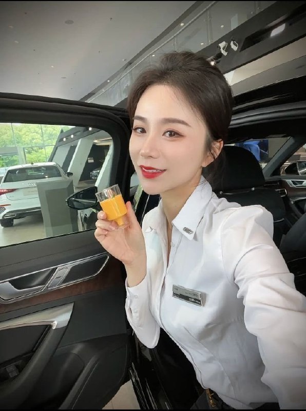 #南京奥迪4S店 #王阿姨 #抖音王阿姨 买A8送御姐？抖音百万粉丝奥迪4s店网红王阿姨陪睡金主卖车不雅视频南京奥迪4S店，销售冠军的美女销售员因不雅视频而受到广泛关注