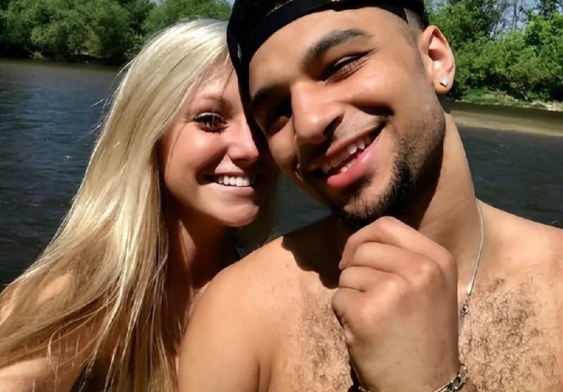 #穆雷 NBA掘金球星 #贾马尔穆雷 贾马尔·穆雷 女友哈珀亨佩尔吃鸡视频Instagram泄露 排球女神魅力不减 露脸口交视频引爆网络！还是疫情期间的视频了，最近又被炒冷饭了~☁️ 口令 【穆雷】 