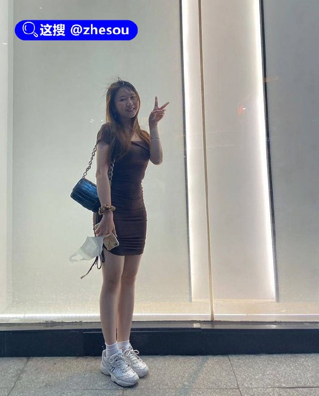 #李雅鑫 四川文化艺术学院 李雅鑫 阿黑颜母狗被土豪花重金培养 被操腻后曝光不雅私拍！☁️ 口令