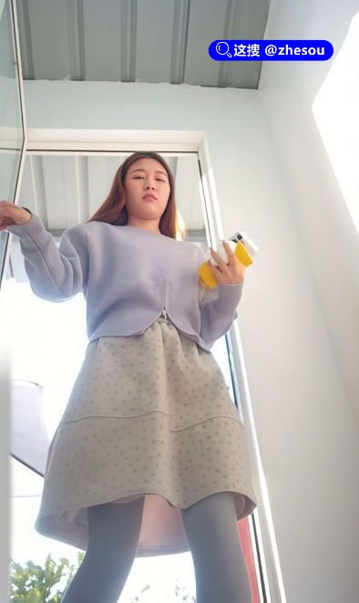 成都莉莉岛景区震惊全国 厕所偷拍全集 大半个网红圈中招 震惊全国的莉莉岛景区厕所偷拍事件彻底大爆发！成都莉莉岛景区简易女厕疑似被长期安装针孔摄像头，大量高颜值美女上厕所的私密画面被偷拍并流出，形成一部“全集”级别资源，瞬间囊括大半个网红圈，刷爆全网！📌 口令列表