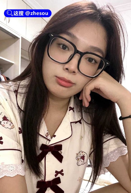 #吴雪 黑龙江眼镜妹 吴雪 情侣私拍 戴肛塞被后入狠操 拽阴唇掰穴迎接内射☁️ 口令