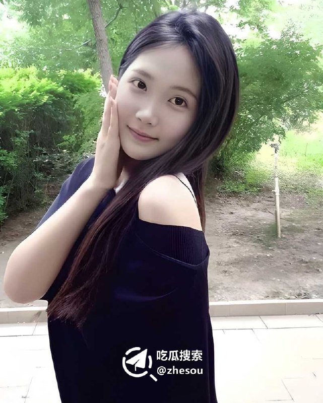 #刘依 河北传媒学院拜金女 刘依 为圈钱被金主包养 边自慰边含吸肉棒 精盆属性爆表☁️ 口令