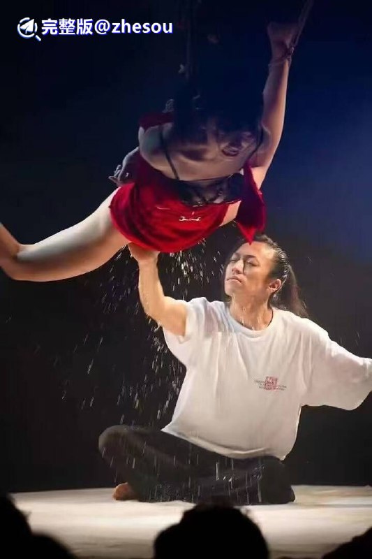 #黄河之水天上来 这又是什么行为艺术！！！一开始以为又什么什么大瓜呢？找半天竟然是日本 缚师・鵺神莲  绳艺捆绑艺术 翻了一下他的 instagram 没有找到原视频