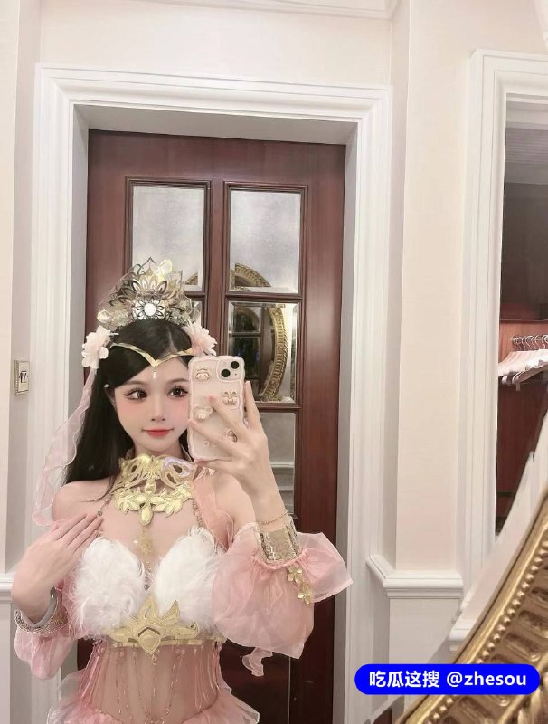 #邓亚妮  陕西省山阳县一男子结婚多年的老婆邓亚妮竟然是色情女主播 陕西省山阳县法官镇邓亚妮被老公实名举报，结婚期间利用手机偷拍夫妻两人的私生活性爱视频售卖，还到处勾引男人戴绿帽 