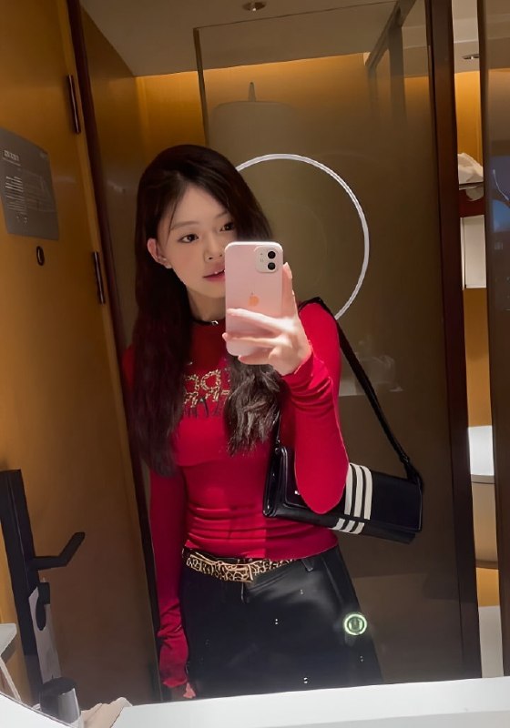 #赵糯糯 西北大学旅游系 赵糯糯 反差学妹性瘾超强 蒙眼口交索精 画面唯美又淫荡！☁️ 口令