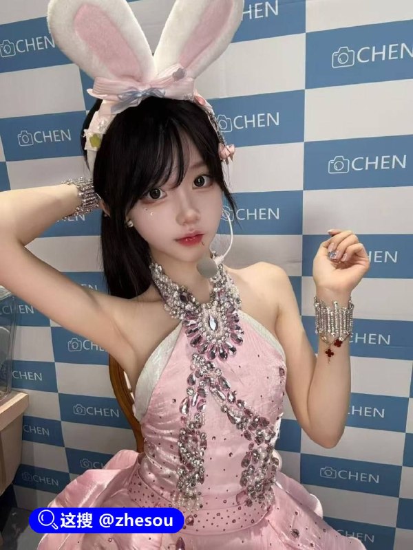 #璐酱 #神再佑我璐酱 抖音萝莉网红 神再佑我璐酱 福利视频合集泄露 百变造型可爱诱惑 揉奶露穴淫骚自慰 反差到爆！☁️ 口令