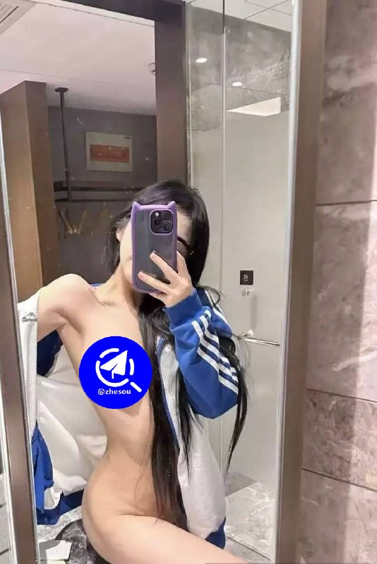 #罗亦何 抖音极品女大网红 社会好姐姐罗亦何 定制金主福利视频曝光，富豪男友头顶大绿帽！全裸露脸自慰足交啪啪 相当炸裂！☁️ 口令