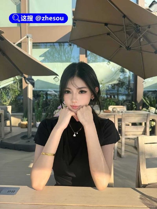 #刘莹莹 上海交通大学校花刘莹莹 被富二代一个月3w包养 身穿情趣内衣戴狗链在男人胯下承欢！☁️ 口令