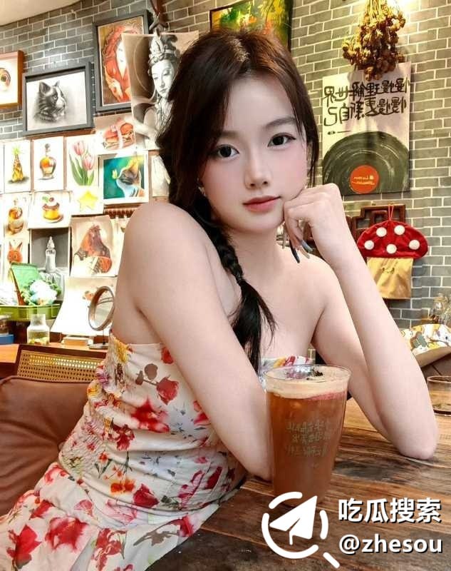 #李婷 哈尔滨清纯大学生 李婷 放学后穿着白蕾丝吊带 迫不急待的跑到酒店给男友深喉☁️ 口令