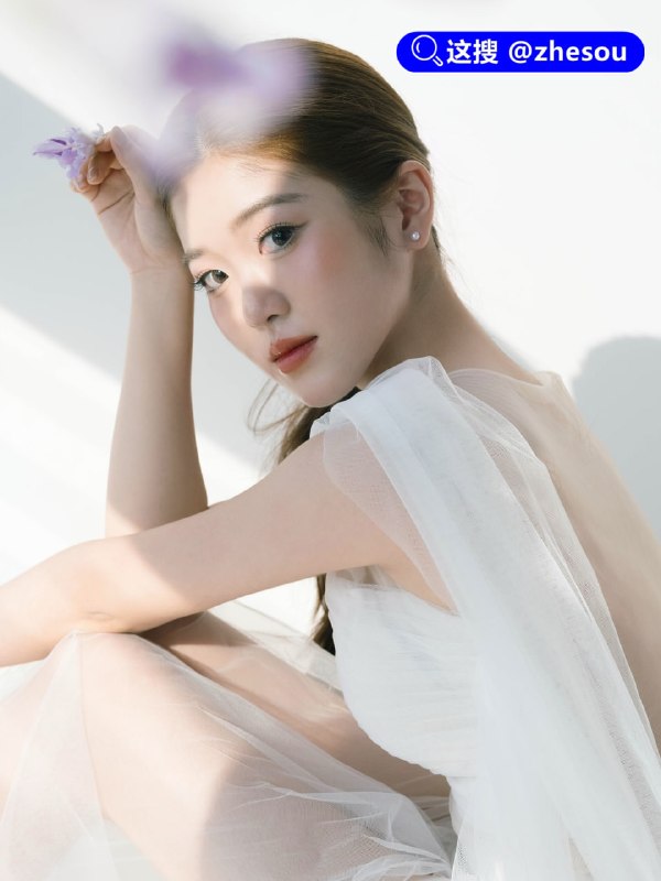 #冯凯憶 高颜值女演员 冯凯憶 包养私拍流出 身穿丝袜制服任由金主挑逗 胯下侍奉母狗气质爆棚☁️ 口令