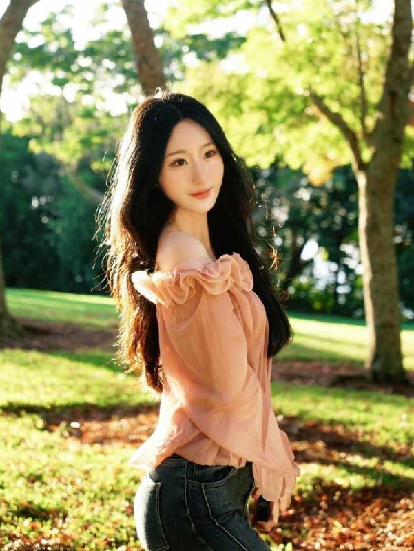 00后摄影师 徐婧瑄 线下约炮视频 被炮友贱卖片商 咬着丝袜被干到高潮！☁️ 口令