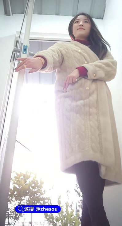 成都莉莉岛景区震惊全国 厕所偷拍全集 大半个网红圈中招 震惊全国的莉莉岛景区厕所偷拍事件彻底大爆发！成都莉莉岛景区简易女厕疑似被长期安装针孔摄像头，大量高颜值美女上厕所的私密画面被偷拍并流出，形成一部“全集”级别资源，瞬间囊括大半个网红圈，刷爆全网！📌 口令列表