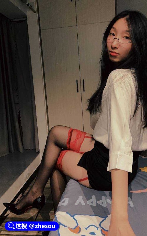 #戴煜宛 大三极品眼镜妹戴煜宛遭前男友曝光 外表清纯斯文 实际超级反差 性欲强盛到天天做爱☁️ 口令