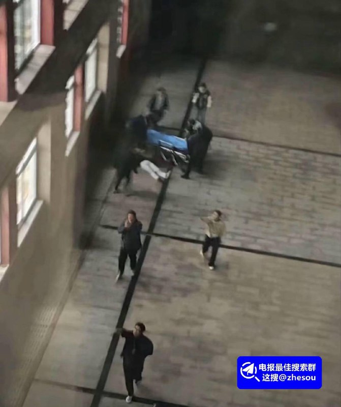 #青岛滨海学院 青岛滨海学院  第一时间不是把跳楼的学生送进医院而是大晚上紧急封锁消息
