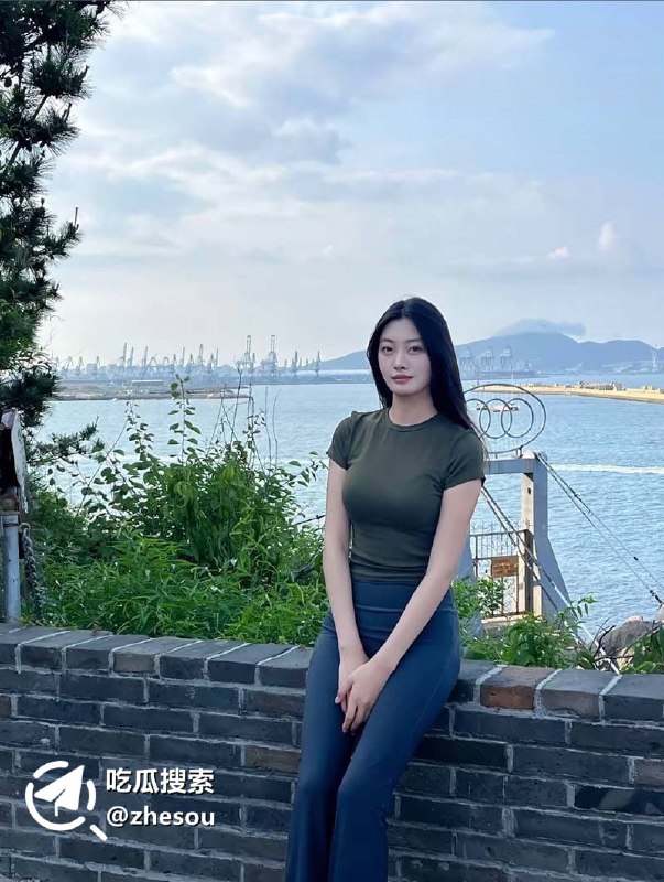 #王思媛 湖南长沙极品美女 王思媛 约炮视频曝光 口交深喉卖力吸吮肉棒 炮友无套抽插白虎骚穴爽翻天际！☁️ 口令
