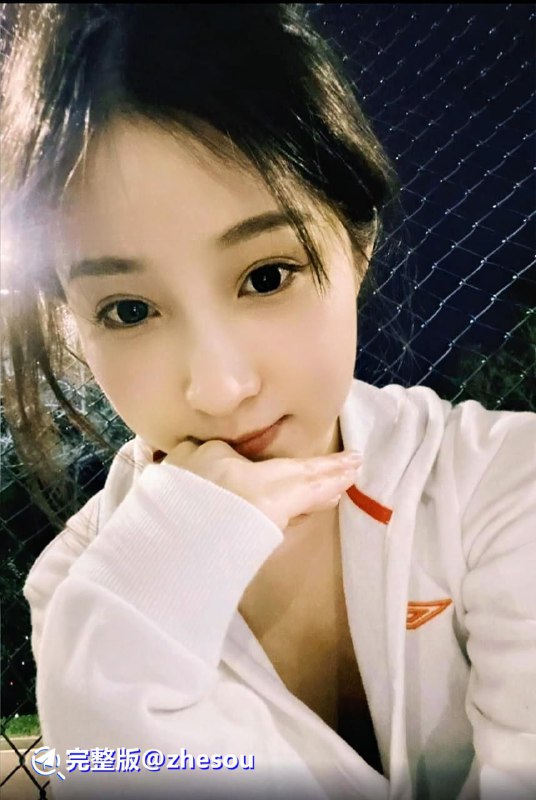 #情侣泄密 #宋婷 哈尔滨反差婊宋婷情侣泄密曝光！人前，她是气质女神，无数同学心中的白月光，优雅高冷，倾倒众生