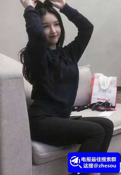 #小北寻花 小北寻花 董卿 小北寻花约炮甜美女神，美女颜值真的很高，而且笑靥如花非常甜美，身材更是一流，玲珑玉体白嫩诱人，这个老师真的，太可爱了，笑起来非常可爱，性格也很活泼，哎可惜怎么干了这行当，但说真的，这操她可太爽了！合集 