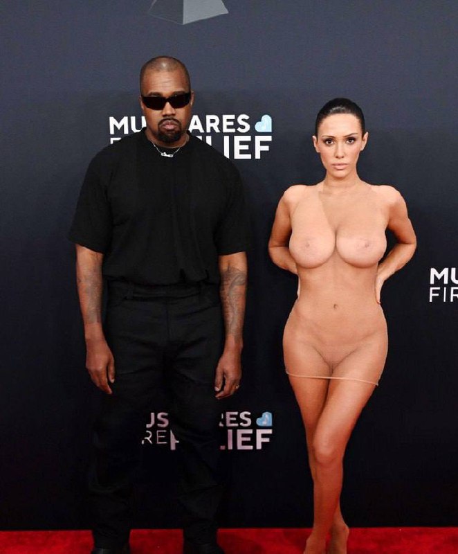 #比安卡·森索里 Bianca Censori 坎耶·维斯特 (Kanye West) 的 妻子 比安卡·森索里 (Bianca Censori) 在 格莱美 颁奖典礼 上几乎 全裸 出镜  #裸体恋童癖说唱歌手坎耶·维斯特 (Kanye West) 和吹牛老爹 (Puff Diddy) 的最好朋友因他的性奴妻子比安卡·森索里 (Bianca Censori) 在格莱美颁奖典礼上脱下外套而在网上走红