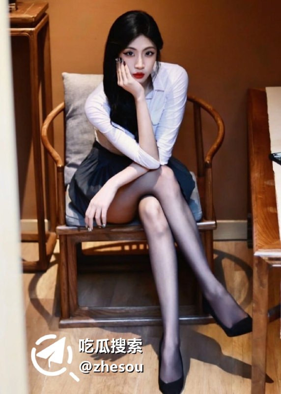 #上海艺术学院 #母狗  上海艺术学院顶美舞蹈生 性爱视频流出 黑丝高跟深喉口爆 舔脚后入骑乘 妥妥的骚母狗一只☁️ 口令