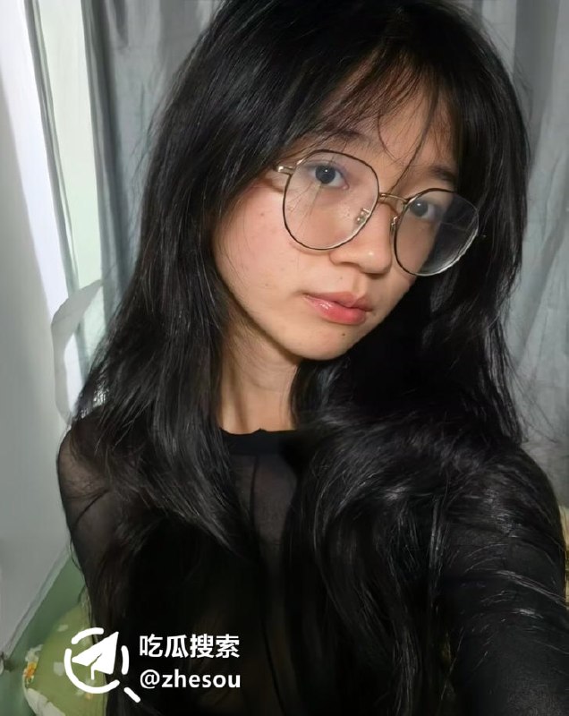 #林一诺 河南新乡师大中文系眼镜妹 林一诺 身着丝袜夹着透明玩具自慰视频合集 极致反差越看越上头☁️ 口令