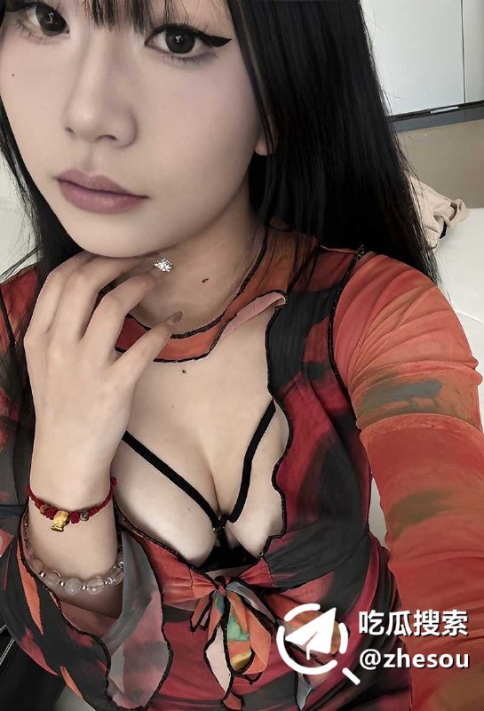 #林家如 山东青岛大学生 林家如 情侣私拍泄密 男友打桩猛插泄火 舔起脚趾来真像个母狗☁️ 口令