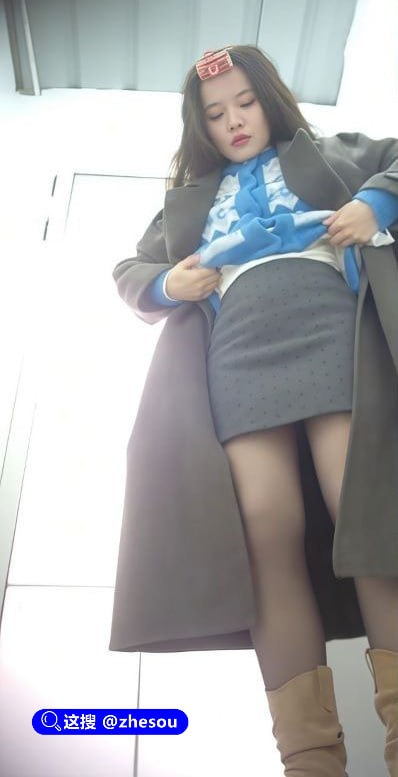 成都莉莉岛景区震惊全国 厕所偷拍全集 大半个网红圈中招 震惊全国的莉莉岛景区厕所偷拍事件彻底大爆发！成都莉莉岛景区简易女厕疑似被长期安装针孔摄像头，大量高颜值美女上厕所的私密画面被偷拍并流出，形成一部“全集”级别资源，瞬间囊括大半个网红圈，刷爆全网！📌 口令列表