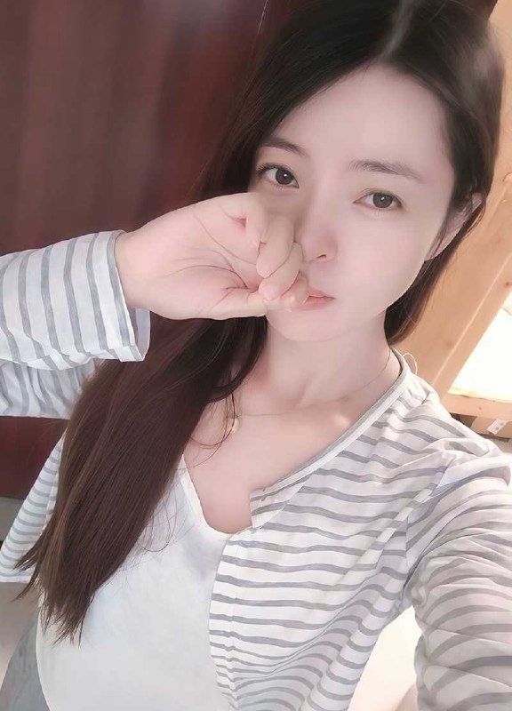 #吴慧桃 广东清远人妻 吴慧桃 大量淫拍流出 带娃约炮被后入内射 各种骚装自慰 堪称顶级母狗☁️ 口令