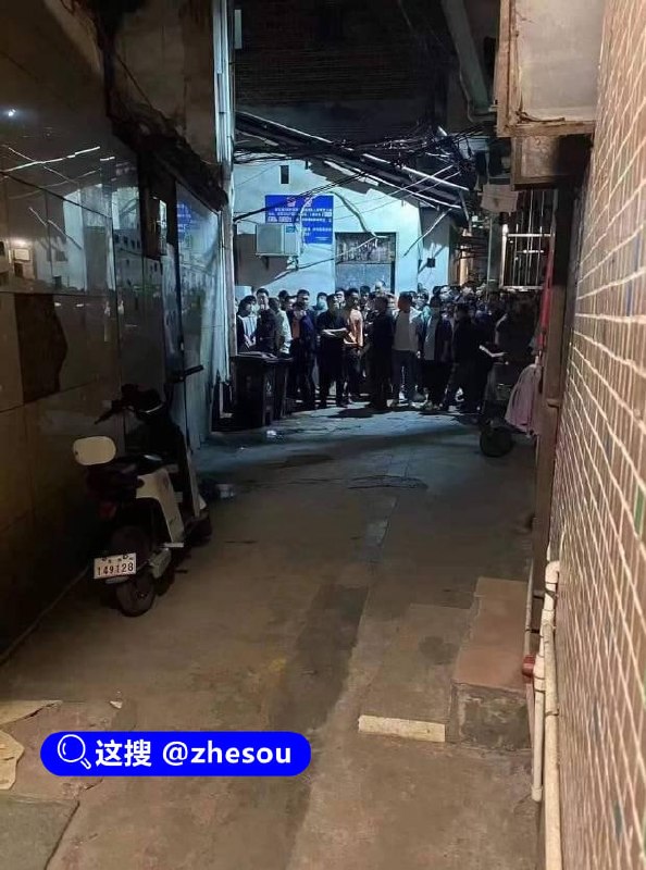 #下庙七巷 下庙七巷排队 嫖客挤爆巷子排队出快餐，骚鸡遭轮流性侵惨叫！#下庙七巷 下庙七巷排队 嫖客挤爆巷子排队出快餐，骚鸡遭轮流性侵惨叫！
