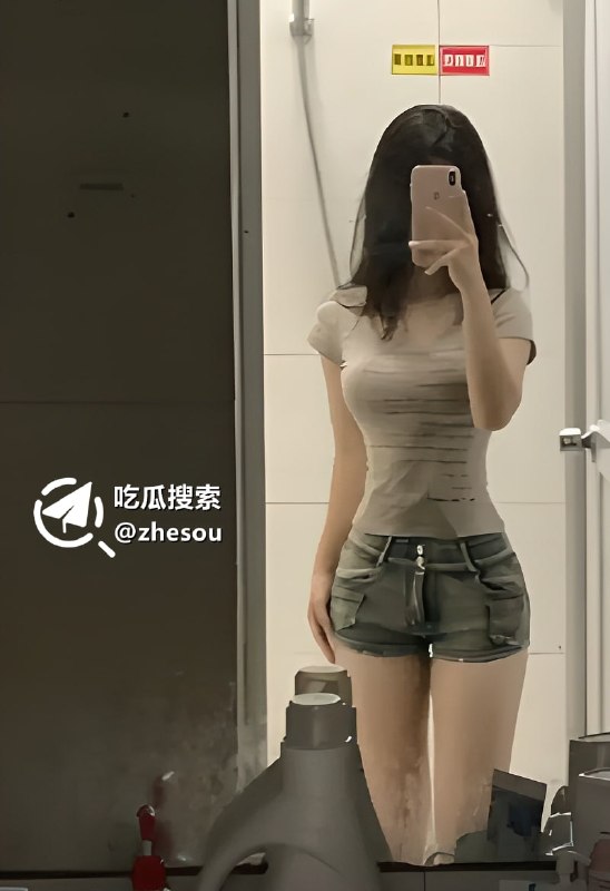 #情侣自拍 海南海口学生妹 酒店约炮情侣自拍视频 遭大屌无套贯穿蜜穴 浓精糊脸娇淫四溢 ！☁️ 口令