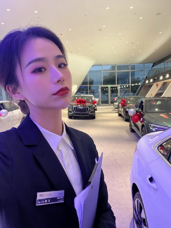 #南京奥迪4S店 #王阿姨 #抖音王阿姨 买A8送御姐？抖音百万粉丝奥迪4s店网红王阿姨陪睡金主卖车不雅视频南京奥迪4S店，销售冠军的美女销售员因不雅视频而受到广泛关注