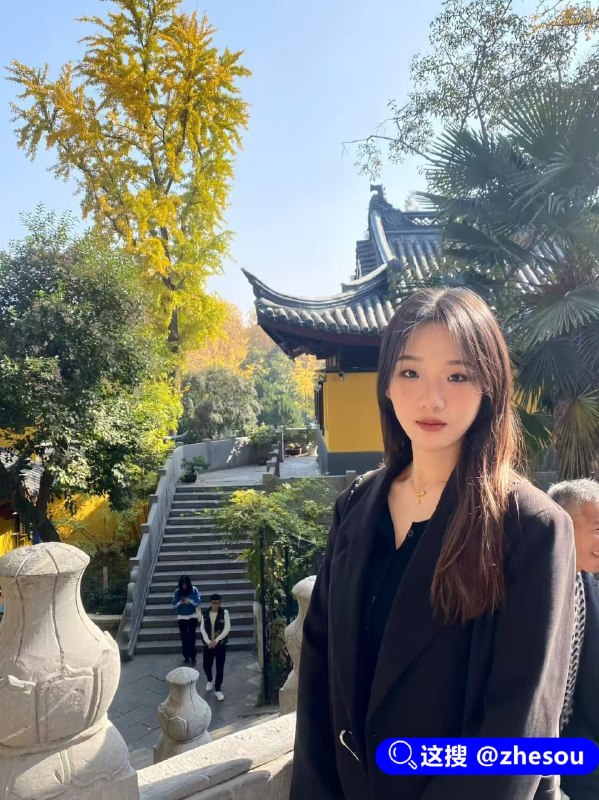 #梁紫莹 重庆大学生 梁紫莹 被前男友曝出酒店做爱视频 跪地口交 暴力撕开丝袜多姿势打桩 清纯学妹变淫贱母狗！☁️ 口令