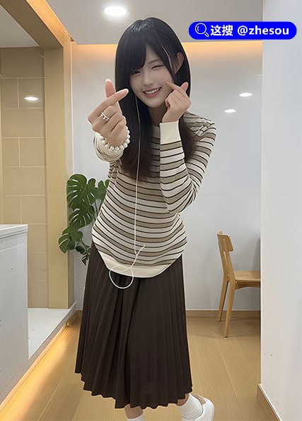 #施语彤 安徽蚌埠 施语彤 卖逼视频流出 身穿Coser服紫发白丝后入打桩 金主内射灌满骚穴！☁️ 口令