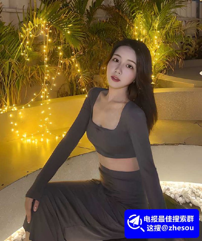 #陈怡婷 福建厦门长腿骚货 陈怡婷 试衣间大胆口交 各种丝袜被炮友狠狠操翻☁️ 口令