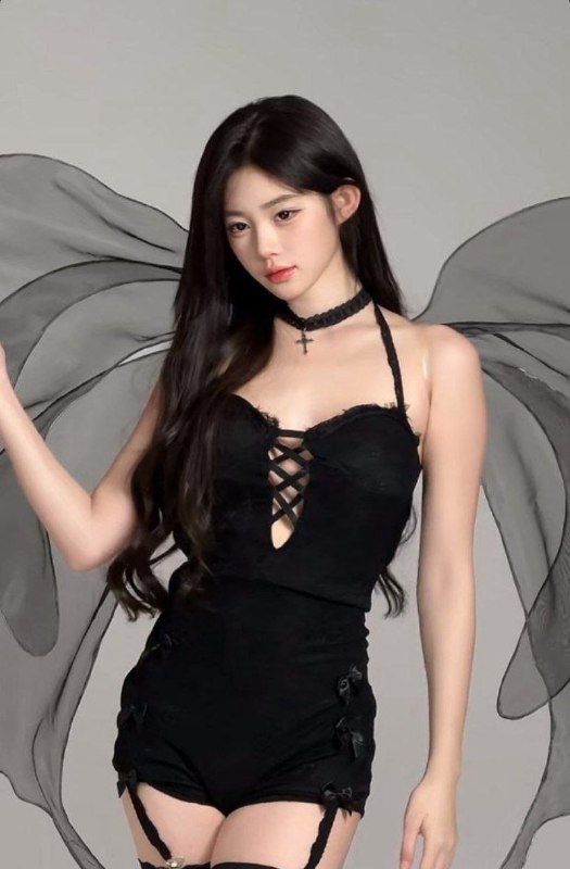 #陈佳琪 抖音百万网红陈佳琪直播被猫抓掉衣服漏奶~还挺大#陈佳琪 抖音百万网红陈佳琪直播被猫抓掉衣服漏奶~还挺大