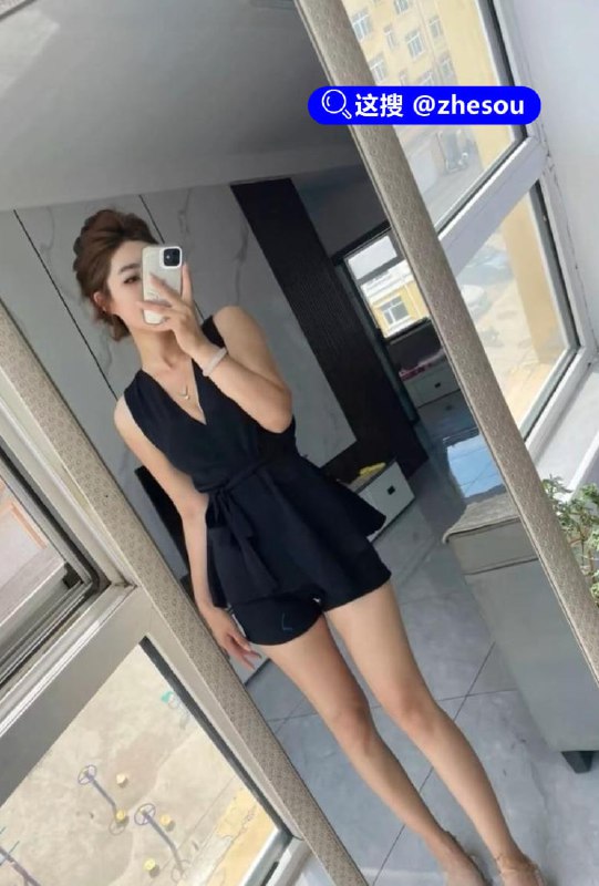 #王木木烧烤店 王木木烧烤店老板娘 化身探店博主抖音复出 曾经在镜头前狂野自慰的淫娃，如今摇身一变，成了抖音当红的探店博主，网友辣评