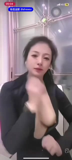 #抖音妮可 #妮可 抖音新晋主播妮可，以她迷人的曲线吸引了众多粉丝