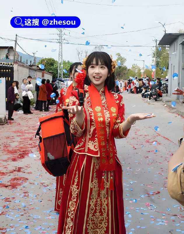 #收手机的cc 抖音网红 收手机的cc 人设崩塌 甜美形象镜头前全裸出镜 撅臀后入任由金主爆操蜜穴☁️ 口令
